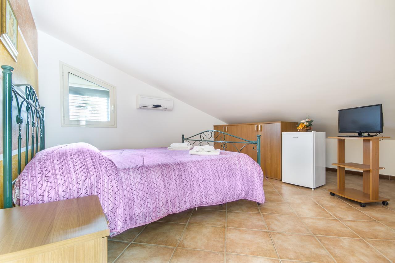 Case Vacanze Paradise Beach Vicino Cefalù PISCINA APERTA Campofelice Di Roccella Exterior foto